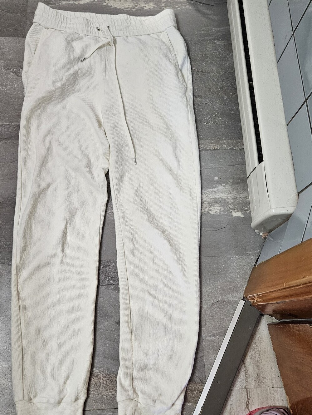 Club Monaco Off-White/Ivory Drawstring Cotton Cuff Joggers. Ribbed, High Rise. M